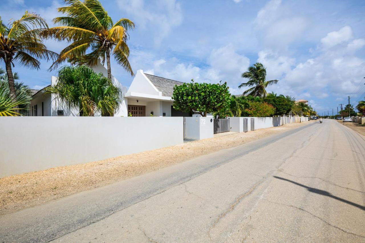 Villa Oceanfront 72 & Sunny Kralendijk Exterior foto